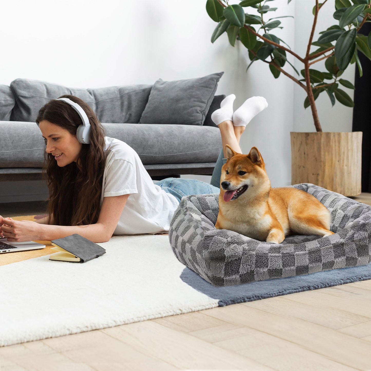 Reserve Checkered Cuddler, Ultra-Soft & Elegant Pet Bed for Dogs & Cats, Designed for Comfort and Durability